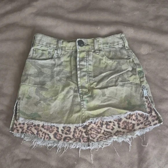 One Teaspoon Vanguard skirt 24 Olive camo-leopard High-low Distressed Denim Mini - Picture 2 of 9
